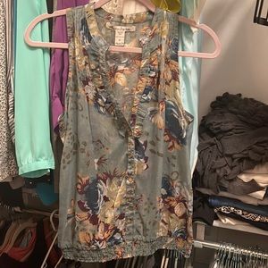 Floral print sleeveless blouse